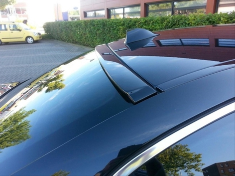 BMW 5 SERISI F10 2010-2016 CAM ÜSTÜ SPOILER - PIANO BLACK (PARLAK SIYAH) - Görsel 3